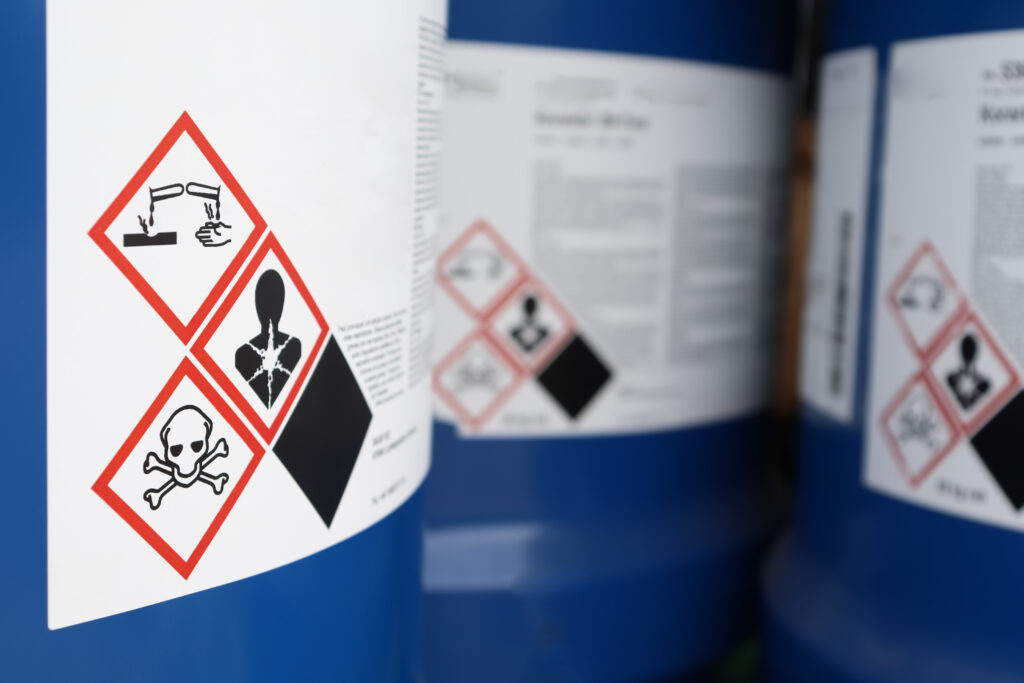 Produits chimiques : les manipuler en toute sécurité